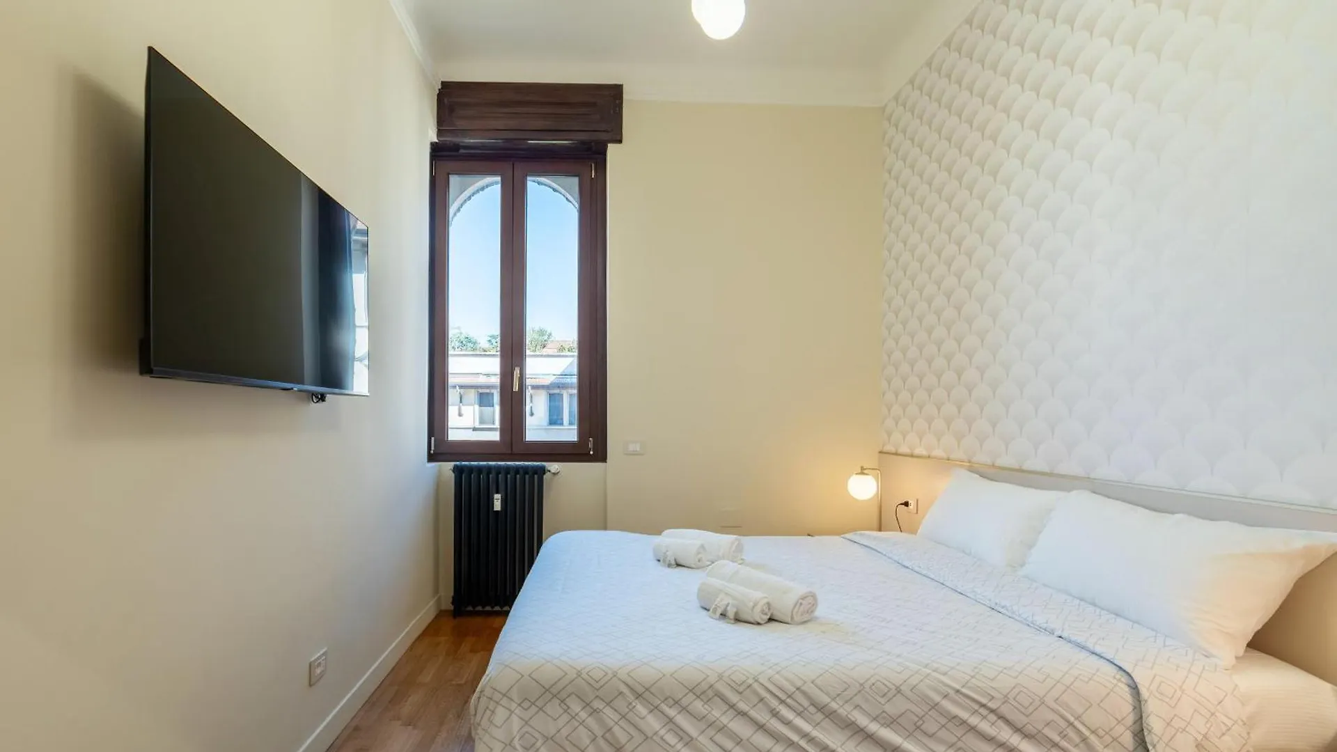 Casa Bella 16 - 8 Min To Metro, 15 Min To Lin Airport, University Area Apartment Milan