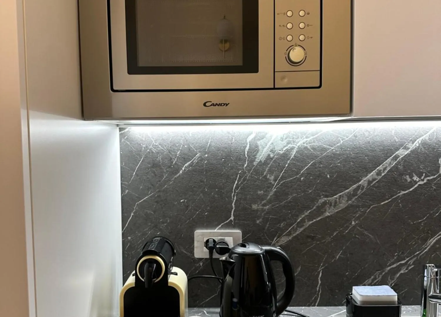 Appartamento Casa Bella 16 - 8 Min To Metro, 15 Min To Lin Airport, University Area Italia